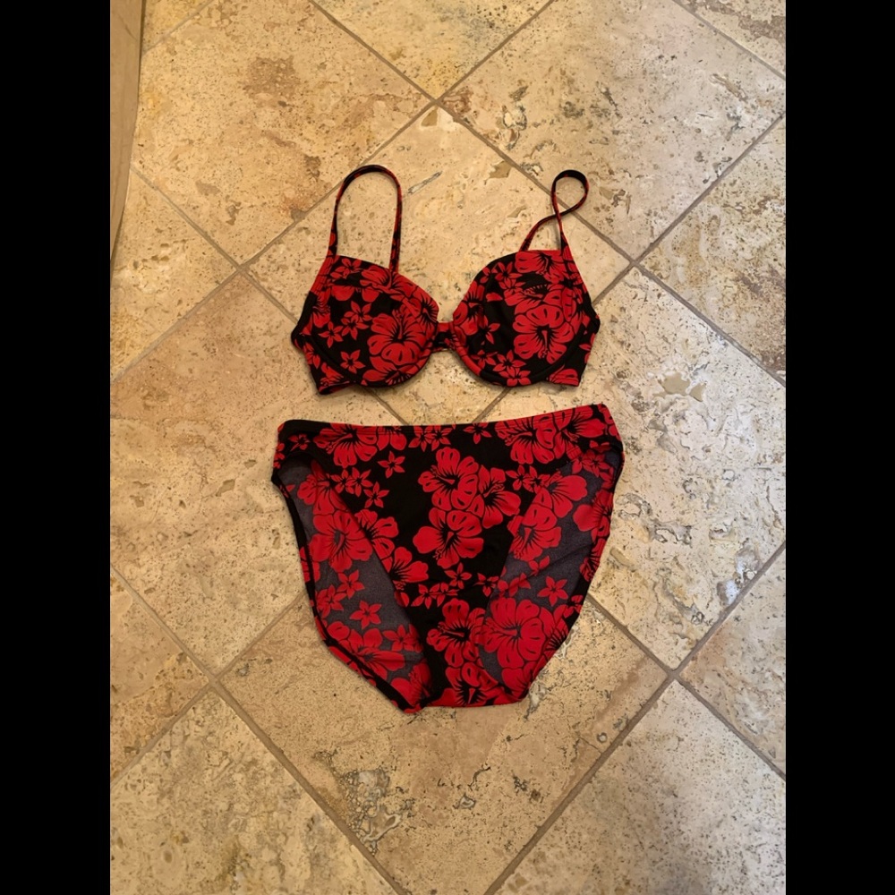 VS 2 Piece Bathing Suit 34D/M